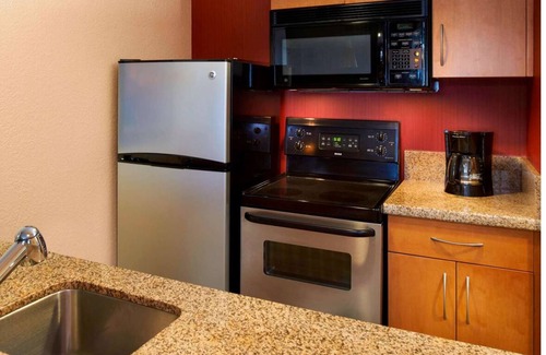Warren Complejo | Pet-Friendly Haven, Free Breakfast! Comfort Guaranteed, 2 Classy Units!