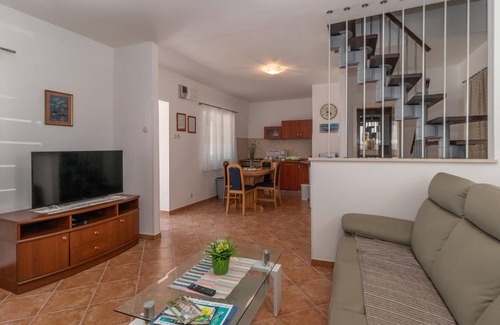 Povile Casa | Casa que admite mascotas en Novi.