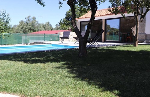 Cardielos Casa | Casa de vacaciones "Casa do Mestre" que admite mascotas, con vistas a la montaña, piscina y Wi-Fi