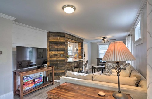 Willoughby Casa | Pet-Friendly Home - half Mi to Downtown Willoughby!