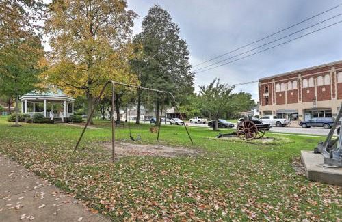 Willoughby Casa | Pet-Friendly Home - half Mi to Downtown Willoughby!