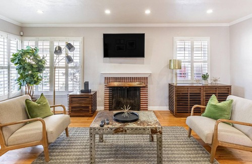 San Leandro Casa | Pet-Friendly Home in San Leandro w/Parking