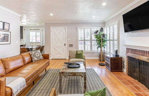 San Leandro Casa | Pet-Friendly Home in San Leandro w/Parking
