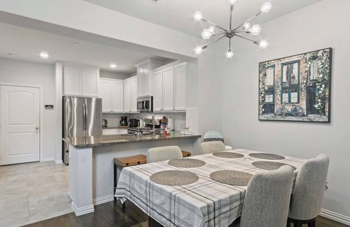 McKinney Casa | Pet friendly home in a safe neighborhood in McKinney. With EV charger.
