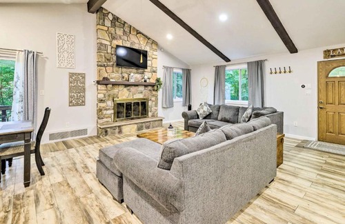 Gouldsboro Casa | Pet-Friendly Home in Big Bass Lake Community!