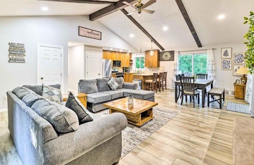 Gouldsboro Casa | Pet-Friendly Home in Big Bass Lake Community!
