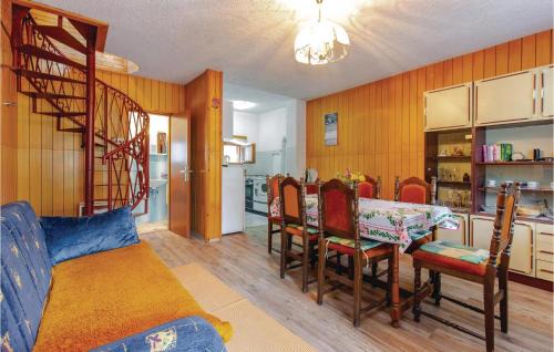 Breze Apartamento | Pet Friendly Home In Breze With Wifi