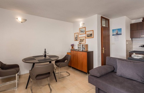 Dramalj Casa | Hermosa casa en Dramalj con jacuzzi