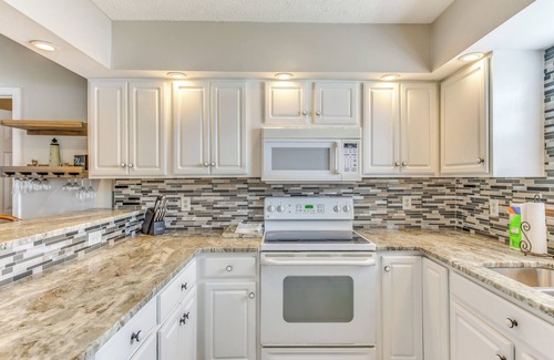 Myrtle Beach Casa | Pet-Friendly Home w/Fire Pit in Myrtle Beach