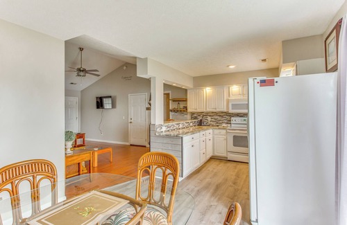 Myrtle Beach Casa | Pet-Friendly Home w/Fire Pit in Myrtle Beach