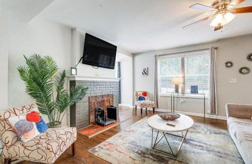 Atlanta Casa | Pet-Friendly Home with Hot Tub in Atlanta!