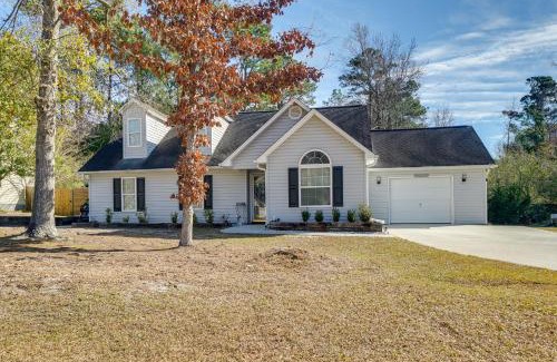 Wilmington Casa | Pet-Friendly Home with Private Hot Tub in Wilmington