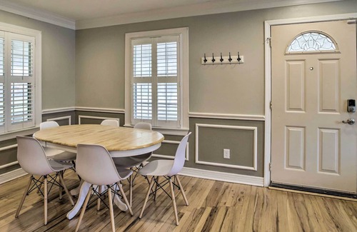 Garden Oaks Casa | Pet-Friendly Houston Home w/ Private Backyard