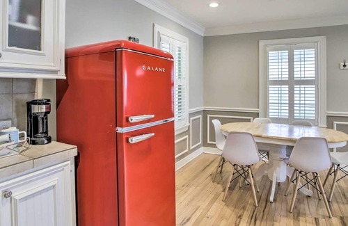 Garden Oaks Casa | Pet-Friendly Houston Home w/ Private Backyard