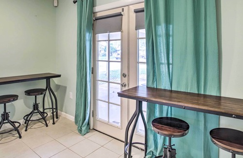 Garden Oaks Casa | Pet-Friendly Houston Home w/ Private Backyard