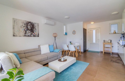 Novi Vinodolski Apartamento | Apartamento que admite mascotas