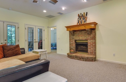 Northside Casa | Pet-Friendly Jacksonville Vacation Rental w/ Lanai
