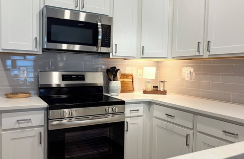 Ocean Isle Beach Casa | Pet friendly! King bed, smart TVs, mins to beaches from this brand new townhome