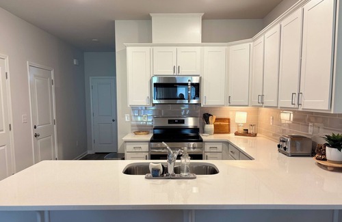 Ocean Isle Beach Casa | Pet friendly! King bed, smart TVs, mins to beaches from this brand new townhome