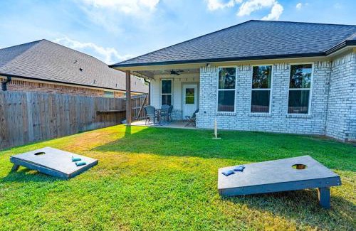 Tyler Casa | Pet Friendly, King Bed, Fire Pit