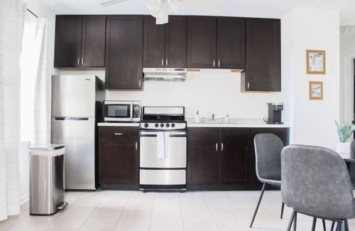 Myrtle Beach Condominio | Pet Friendly l 3 Min Walk to Beach l 9 Palms
