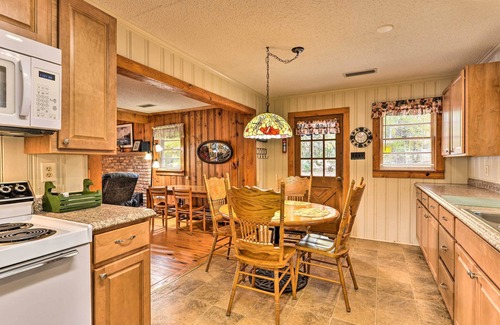 Mayhew Cabaña | ¡NUEVO! Lakefront Cottage - Swim, Boat, Fish & Golf!
