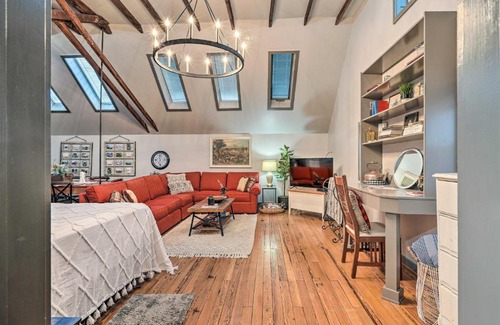 Bemus Point Apartamento | Pet-Friendly Loft Vacation Rental with Fire Pit!