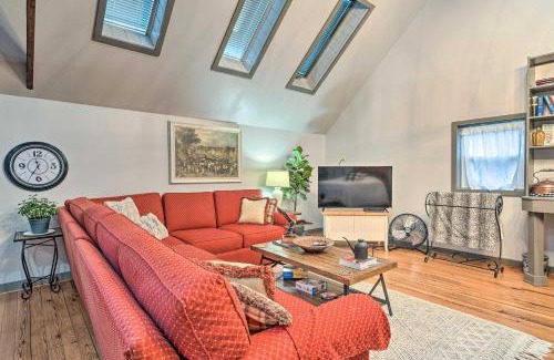 Bemus Point Apartamento | Pet-Friendly Loft Vacation Rental with Fire Pit!