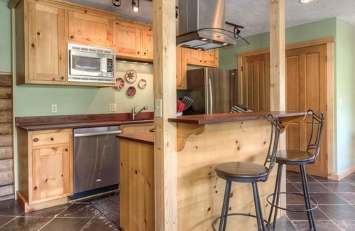 Big Sky Casa | Cabaña Washaki - ¡Se aceptan mascotas en Big Sky Retreat con servicio de traslado en invierno!