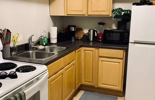 North End Apartamento | Pet-Friendly, Lovely Studio w/ Balcony