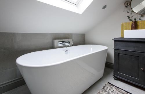 Brighton Casa | Pet-friendly Luxury Home For Families & Friends