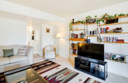 Fountain of the Sun Casa | Pet-Friendly Mesa Retreat with Patio and Pool Access