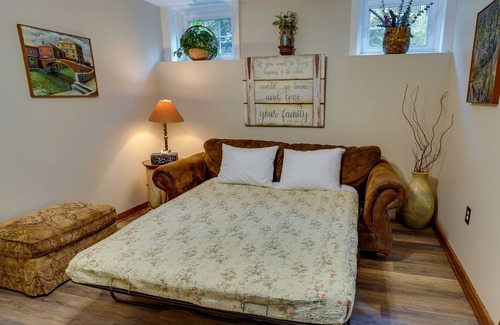 Bloomingburg Casa | Pet-Friendly Mid-Hudson Getaway w/ Fire Pit!