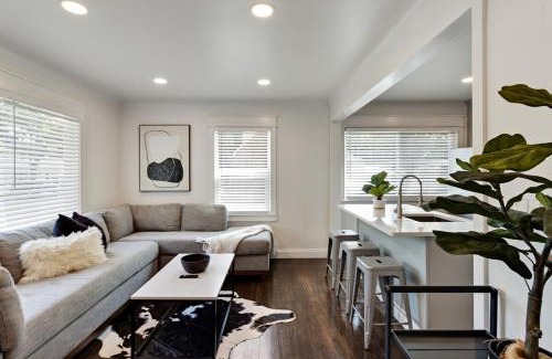 Ferndale Casa | Pet Friendly Modern Home In The Heart Of Ferndale