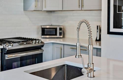 Ferndale Casa | Pet Friendly Modern Home In The Heart Of Ferndale