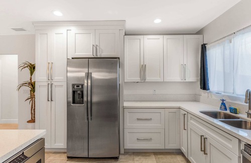 Franklin Casa | Pet Friendly|Modern Home|Central Location