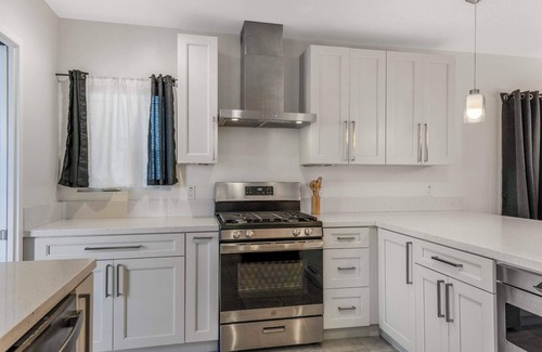 Franklin Casa | Pet Friendly|Modern Home|Central Location