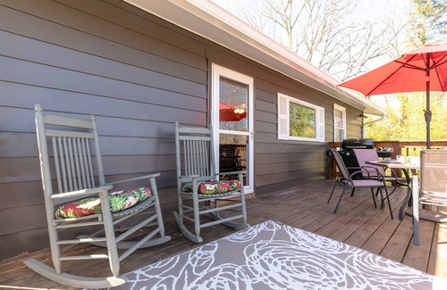Weaverville Cabaña | Pet-Friendly Mountain View Cottage - Large deck & views of Blue Ridge Mtns.