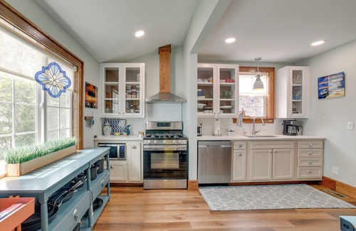 Morgantown Casa | Pet-Friendly ‘Murph Landing’ - 1 Mile to WVU!