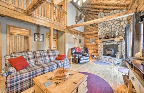 Maplecrest Casa | Pet-Friendly New York Cabin with Hot Tub and Game Room
