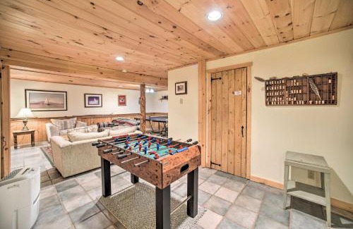 Maplecrest Casa | Pet-Friendly New York Cabin with Hot Tub and Game Room