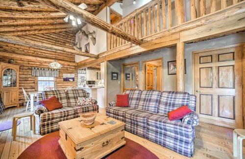 Maplecrest Casa | Pet-Friendly New York Cabin with Hot Tub and Game Room