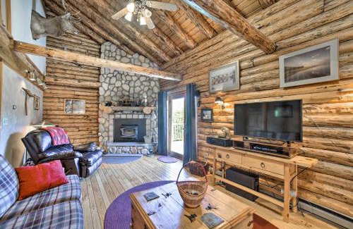 Maplecrest Casa | Pet-Friendly New York Cabin with Hot Tub and Game Room