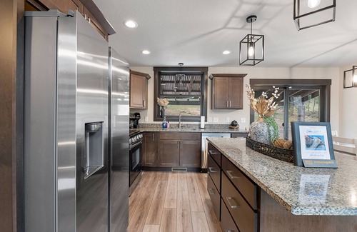 Lead Casa | Pet friendly! Newly finished duplex, hot tub, wifi, paved roads, pool access