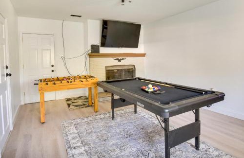 Norfolk - Virginia Beach Casa | Pet-Friendly Norfolk Retreat about 7 Mi to Beach!