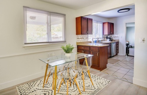 Norfolk - Virginia Beach Casa | Pet-Friendly Norfolk Retreat ~ 7 Mi to Beach!