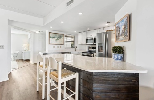 Amelia City Condominio | Pet Friendly Oceanfront Sailmaker Condo | Ground Floor | Updated Kitchen | Steps to the Beach