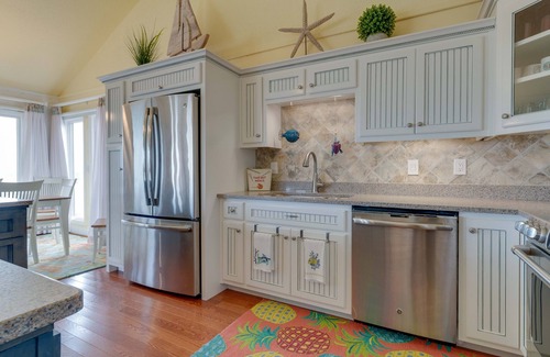Sea Retreat Casa | Pet Friendly, Ocean Views, Pool & Hot Tub!