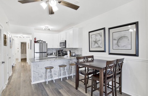 Gulf Shores Condominio | Pet-Friendly Paradise | Great Views | Beachfront