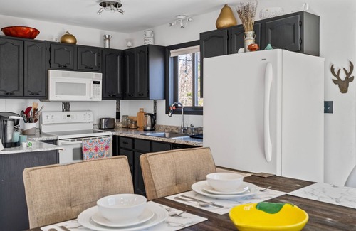 Tobyhanna Chalet De Esquí | Pet Friendly, Pocono Chalet, Lake Community